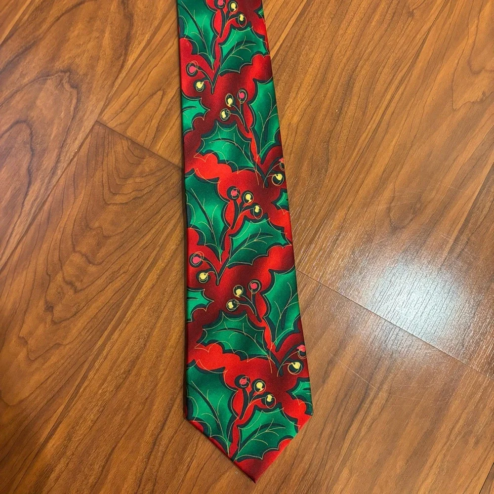 J. Garcia Collection 52 Silk Tie Holiday Holly Red and Green
